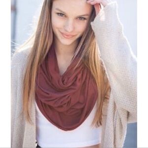 Brandy Melville | Burgundy Infinity Scarf